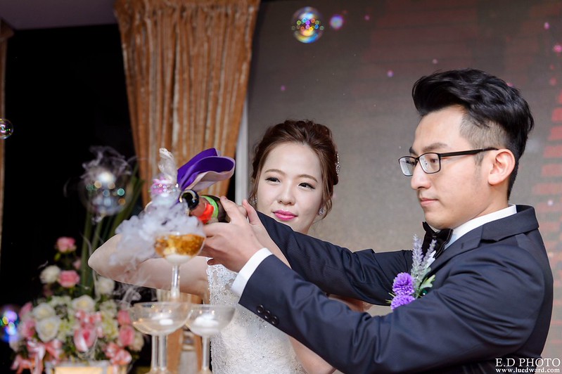 [高雄婚攝] Jason & Mimi  婚禮紀錄｜夢時代雅悅會館