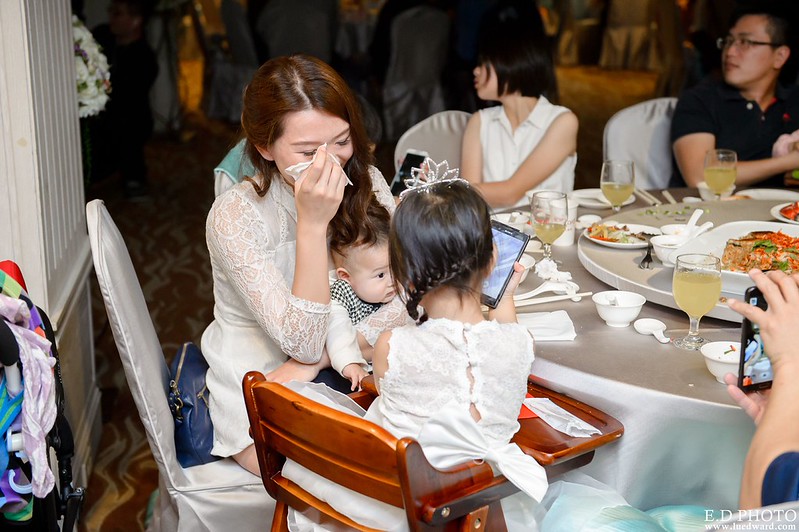 [高雄婚攝] 孝賢＆思怡  婚禮紀錄｜福華大飯店彩晶宮