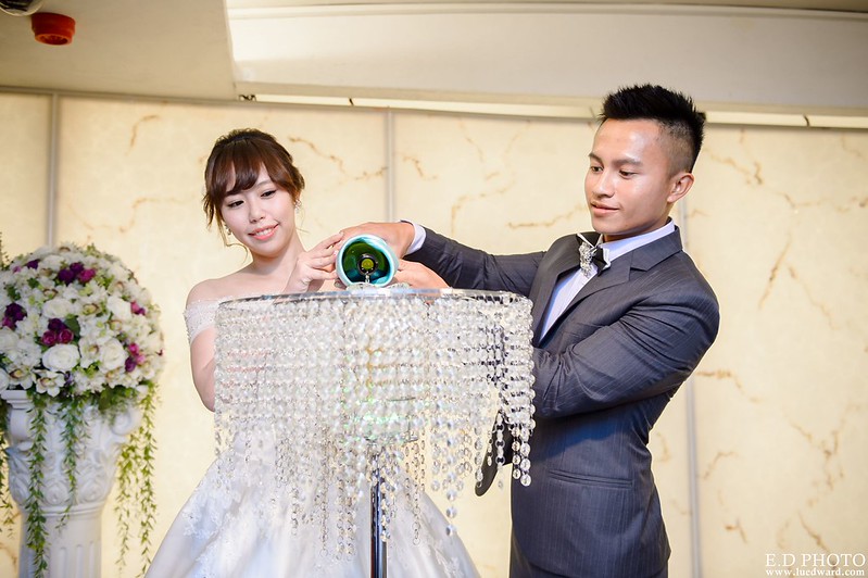 [高雄婚攝] 孝賢＆思怡  婚禮紀錄｜福華大飯店彩晶宮