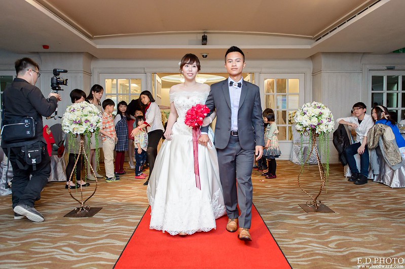 [高雄婚攝] 孝賢＆思怡  婚禮紀錄｜福華大飯店彩晶宮