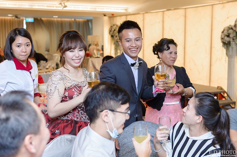 [高雄婚攝] 孝賢＆思怡  婚禮紀錄｜福華大飯店彩晶宮