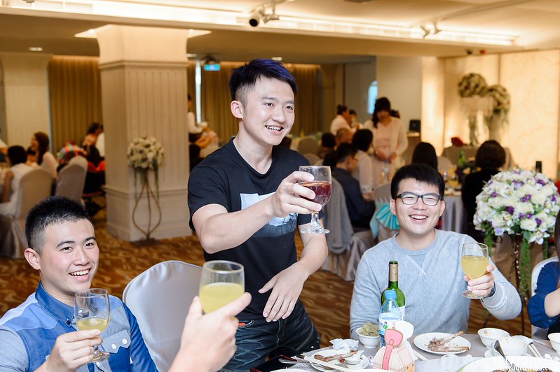 [高雄婚攝] 孝賢＆思怡  婚禮紀錄｜福華大飯店彩晶宮