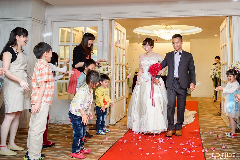 [高雄婚攝] 孝賢＆思怡  婚禮紀錄｜福華大飯店彩晶宮