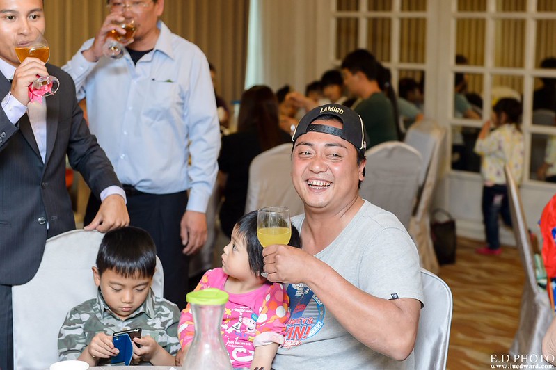 [高雄婚攝] 孝賢＆思怡  婚禮紀錄｜福華大飯店彩晶宮