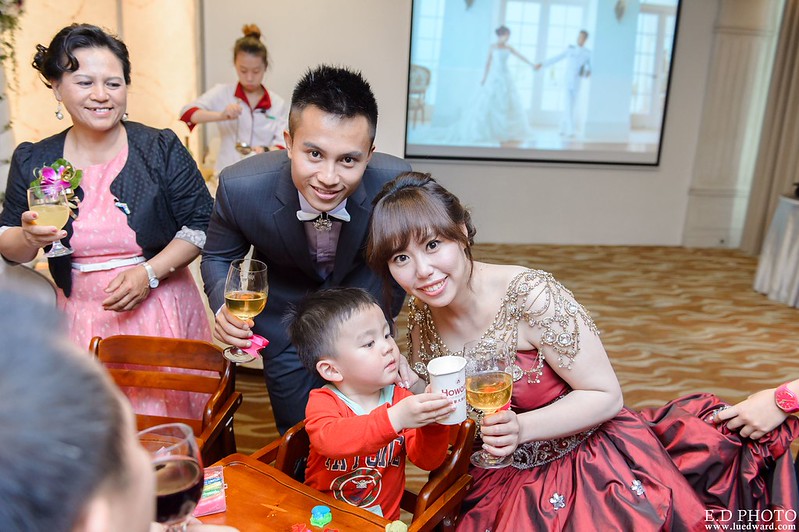 [高雄婚攝] 孝賢＆思怡  婚禮紀錄｜福華大飯店彩晶宮