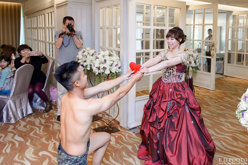 [高雄婚攝] 孝賢＆思怡  婚禮紀錄｜福華大飯店彩晶宮
