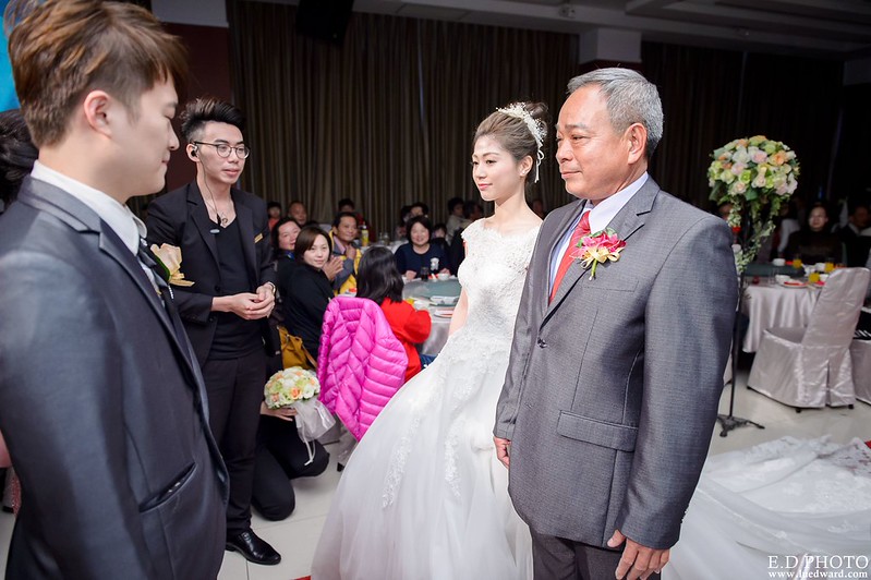 [台南婚攝] Hom＆Charlene  婚禮紀錄｜台南商務會館