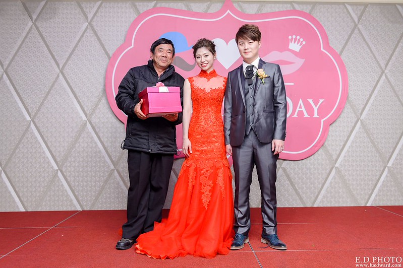 [台南婚攝] Hom＆Charlene  婚禮紀錄｜台南商務會館