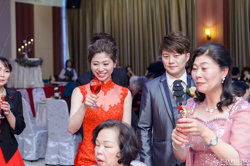 [台南婚攝] Hom＆Charlene  婚禮紀錄｜台南商務會館