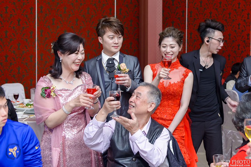 [台南婚攝] Hom＆Charlene  婚禮紀錄｜台南商務會館