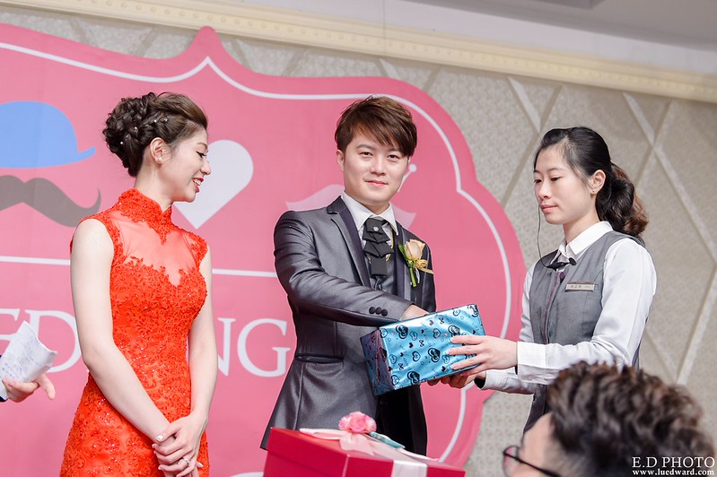 [台南婚攝] Hom＆Charlene  婚禮紀錄｜台南商務會館