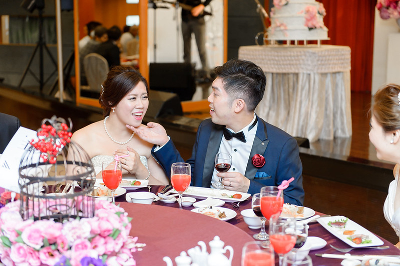 [高雄婚攝] Alan＆Nana  婚禮紀錄｜玫瑰聖母教座｜寒軒國際大飯店