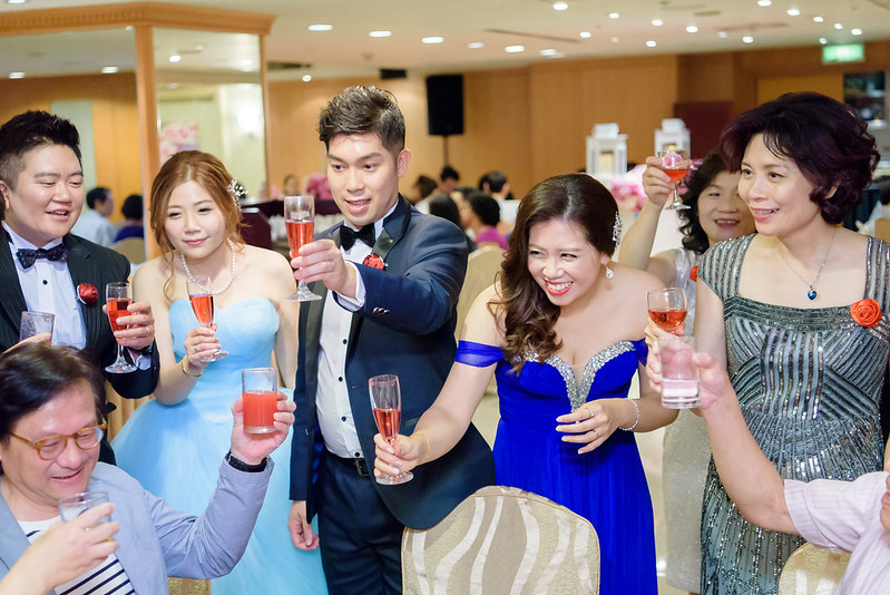 [高雄婚攝] Alan＆Nana  婚禮紀錄｜玫瑰聖母教座｜寒軒國際大飯店