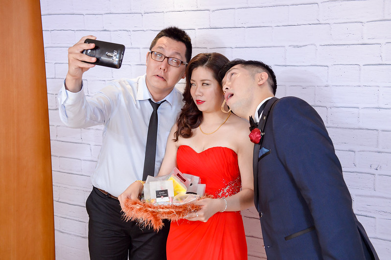 [高雄婚攝] Alan＆Nana  婚禮紀錄｜玫瑰聖母教座｜寒軒國際大飯店