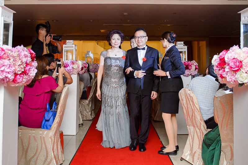 [高雄婚攝] Alan＆Nana  婚禮紀錄｜玫瑰聖母教座｜寒軒國際大飯店