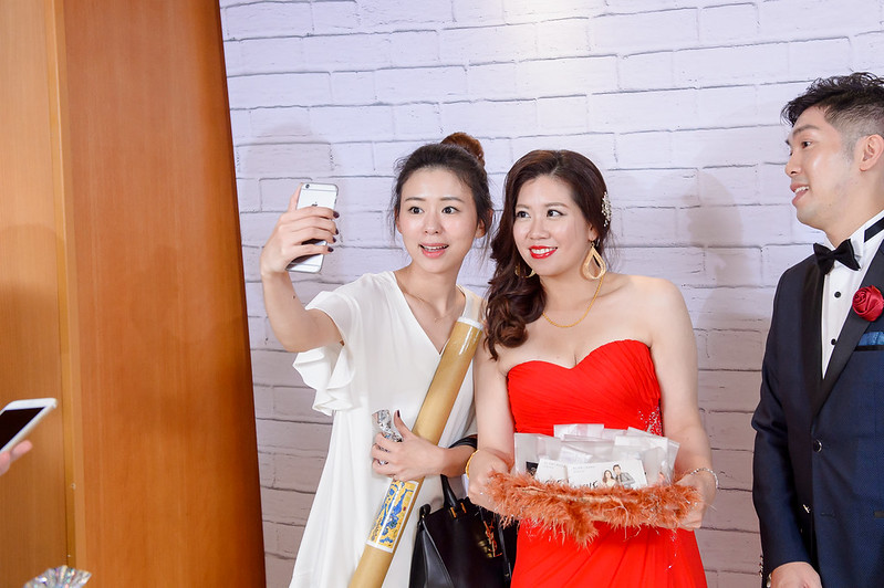 [高雄婚攝] Alan＆Nana  婚禮紀錄｜玫瑰聖母教座｜寒軒國際大飯店