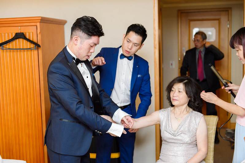 [高雄婚攝] Alan＆Nana  婚禮紀錄｜玫瑰聖母教座｜寒軒國際大飯店