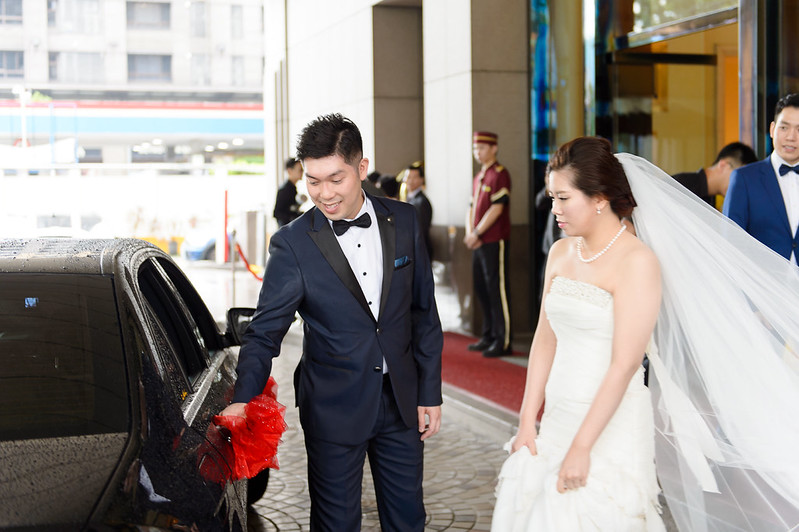 [高雄婚攝] Alan＆Nana  婚禮紀錄｜玫瑰聖母教座｜寒軒國際大飯店