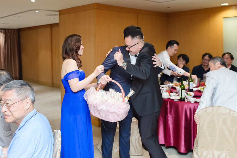 [高雄婚攝] Alan＆Nana  婚禮紀錄｜玫瑰聖母教座｜寒軒國際大飯店