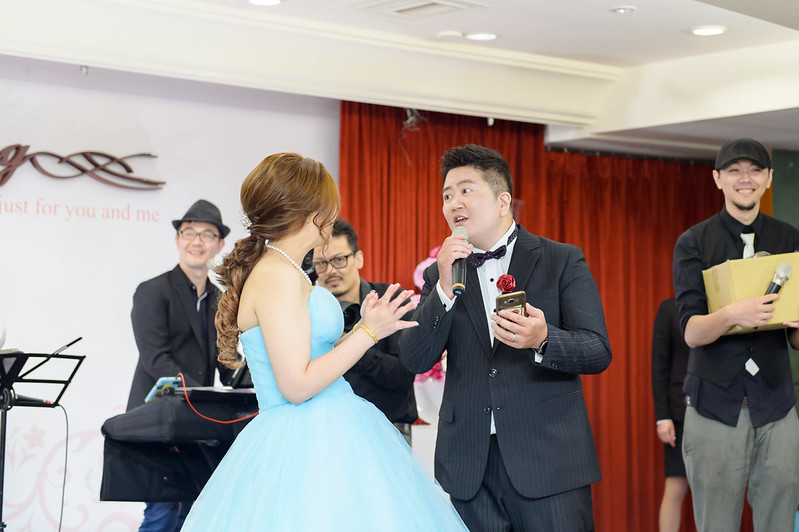 [高雄婚攝] Alan＆Nana  婚禮紀錄｜玫瑰聖母教座｜寒軒國際大飯店