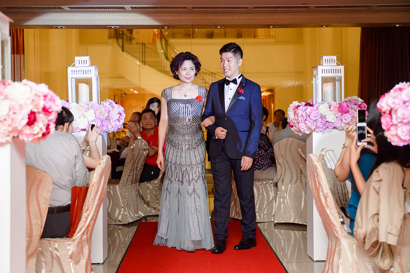 [高雄婚攝] Alan＆Nana  婚禮紀錄｜玫瑰聖母教座｜寒軒國際大飯店