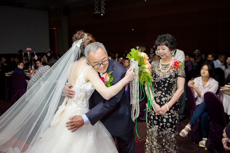 [高雄婚攝] 立書＆俐伶  婚禮紀錄｜漢神巨蛋會館