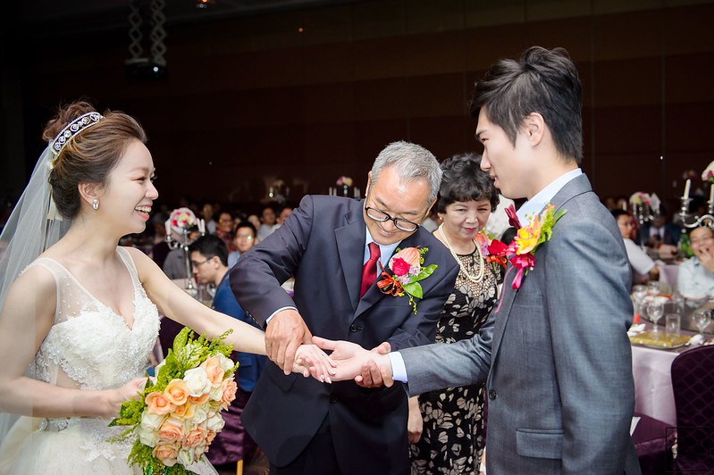 [高雄婚攝] 立書＆俐伶  婚禮紀錄｜漢神巨蛋會館