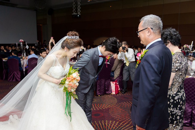 [高雄婚攝] 立書＆俐伶  婚禮紀錄｜漢神巨蛋會館
