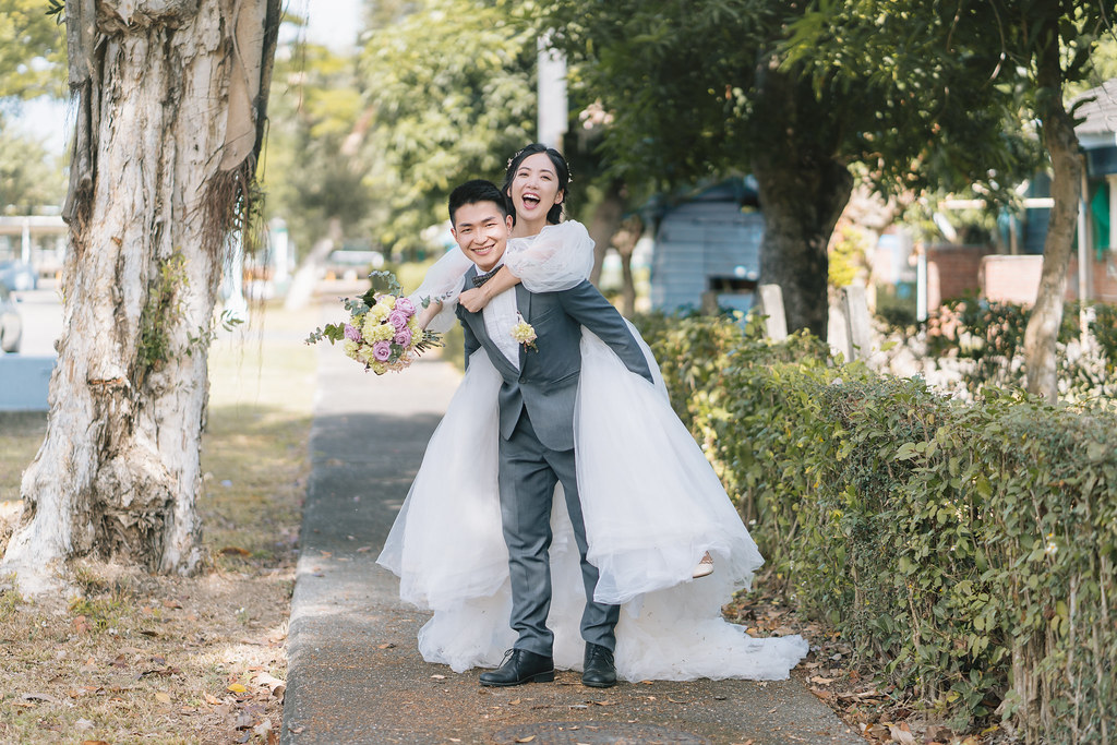 [自助婚紗] 亮亮＆雯靖｜高雄宏南社區