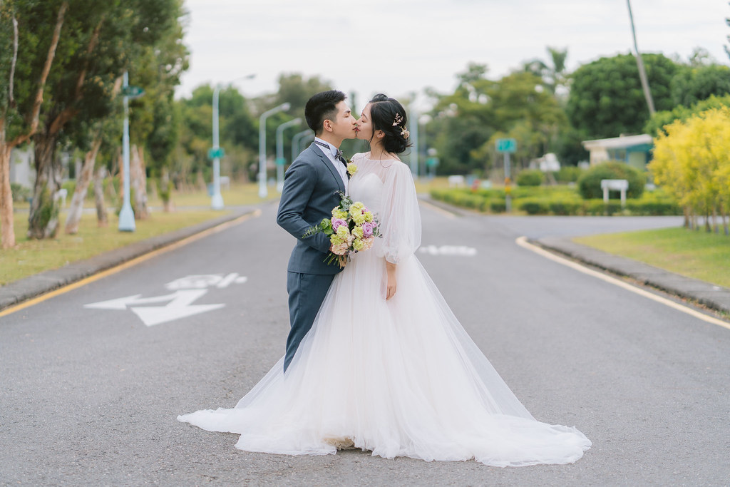 [自助婚紗] 亮亮＆雯靖｜高雄宏南社區