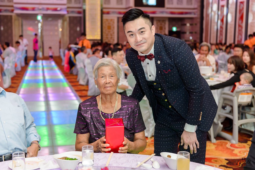 [高雄婚攝] 俊力＆多多 婚禮紀錄｜大寮享溫馨