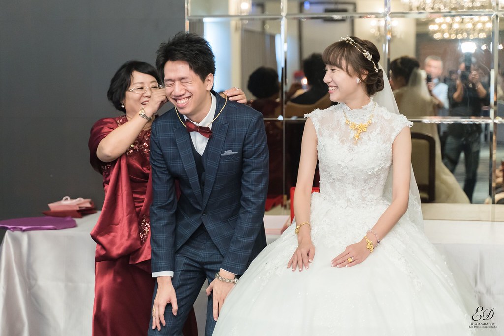 [高雄婚攝] 鐘漢＆宛臻 婚禮紀錄｜高雄福華大飯店