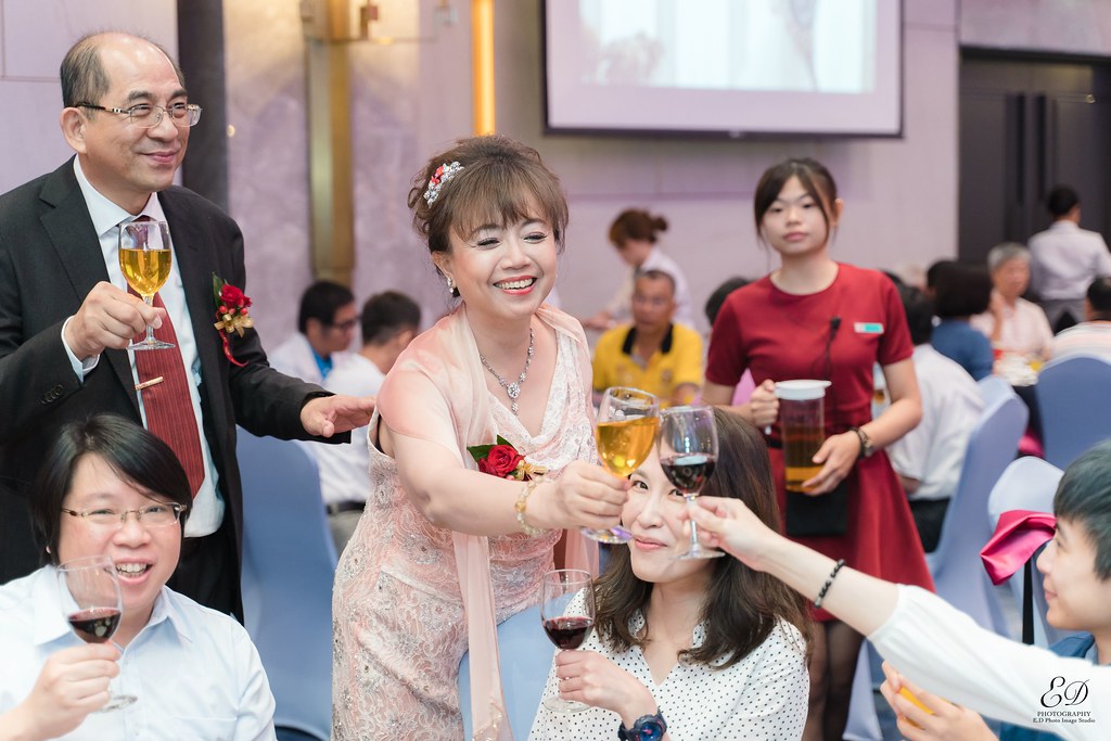 [高雄婚攝] 鐘漢＆宛臻 婚禮紀錄｜高雄福華大飯店
