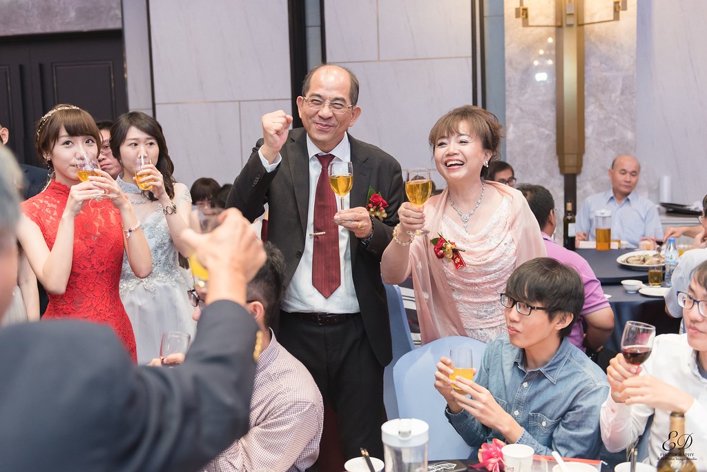 [高雄婚攝] 鐘漢＆宛臻 婚禮紀錄｜高雄福華大飯店