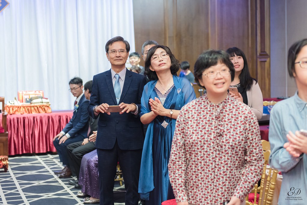 [高雄婚攝] Howard＆Wei 婚禮紀錄｜老新台菜