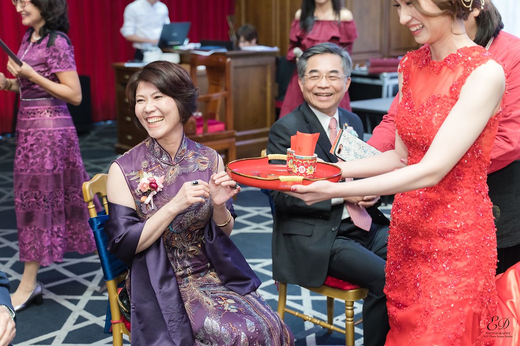 [高雄婚攝] Howard＆Wei 婚禮紀錄｜老新台菜