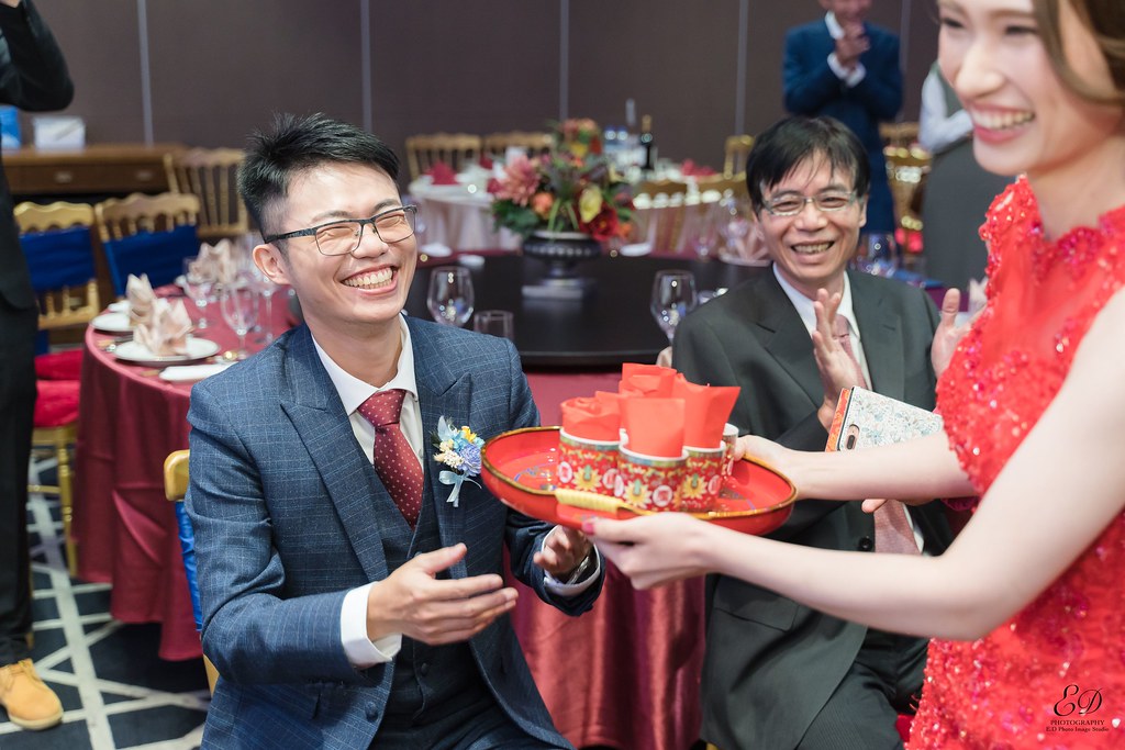[高雄婚攝] Howard＆Wei 婚禮紀錄｜老新台菜