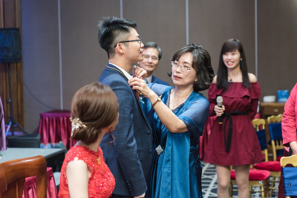 [高雄婚攝] Howard＆Wei 婚禮紀錄｜老新台菜