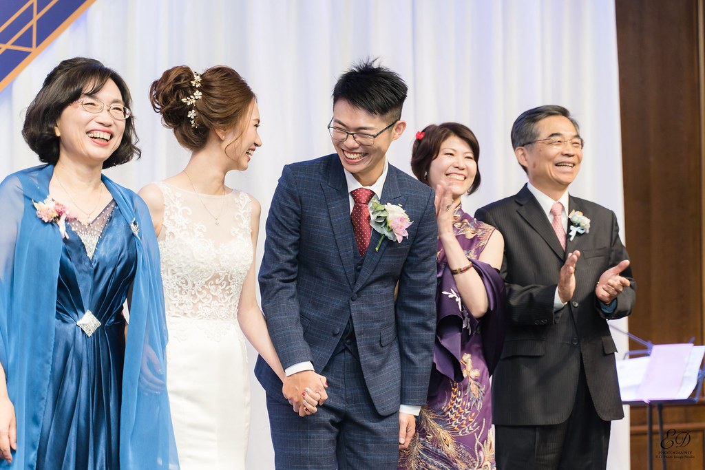 [高雄婚攝] Howard＆Wei 婚禮紀錄｜老新台菜