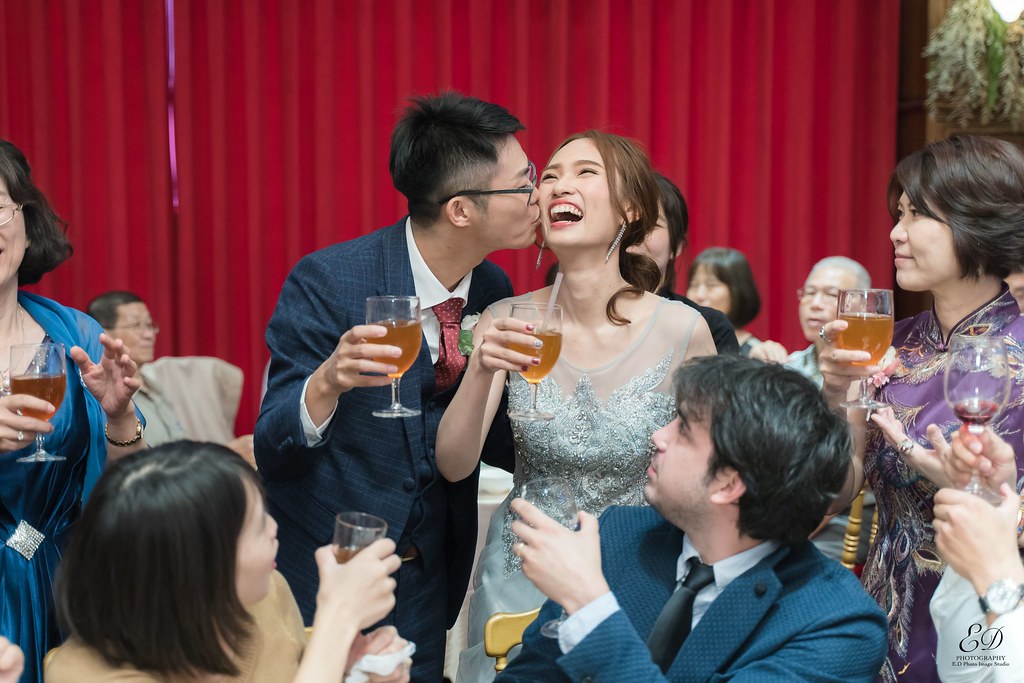 [高雄婚攝] Howard＆Wei 婚禮紀錄｜老新台菜