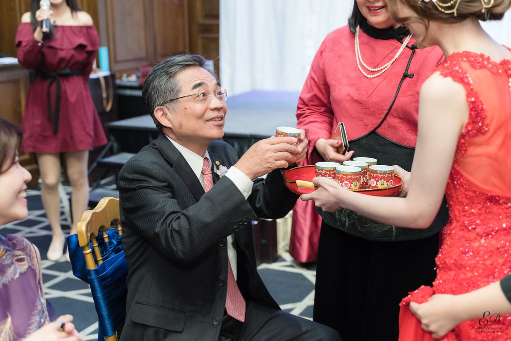 [高雄婚攝] Howard＆Wei 婚禮紀錄｜老新台菜