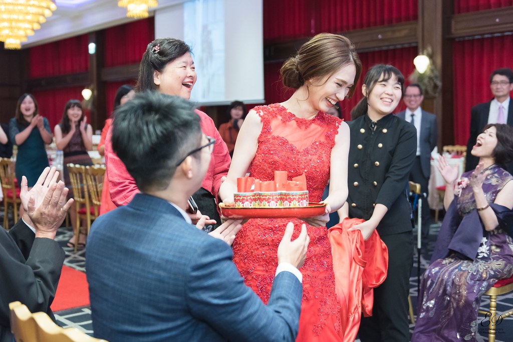 [高雄婚攝] Howard＆Wei 婚禮紀錄｜老新台菜