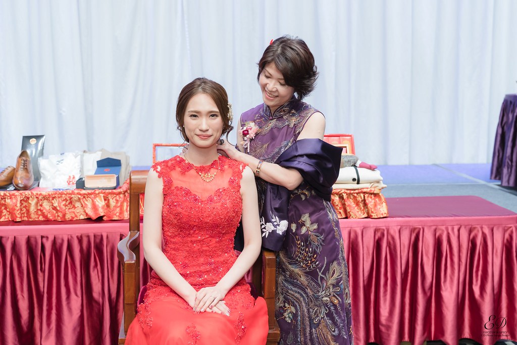[高雄婚攝] Howard＆Wei 婚禮紀錄｜老新台菜