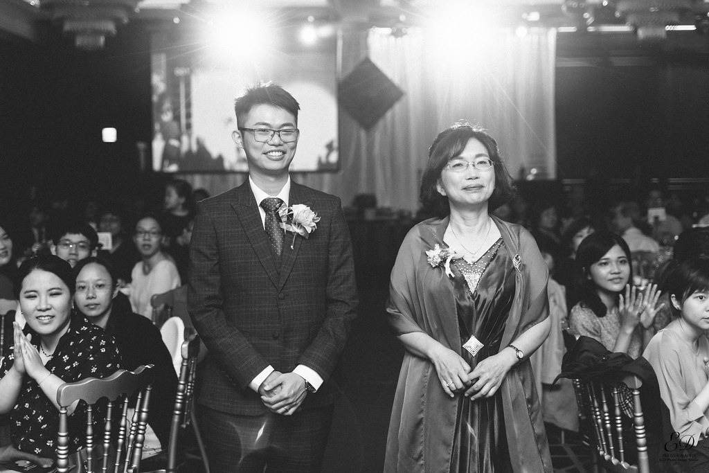 [高雄婚攝] Howard＆Wei 婚禮紀錄｜老新台菜