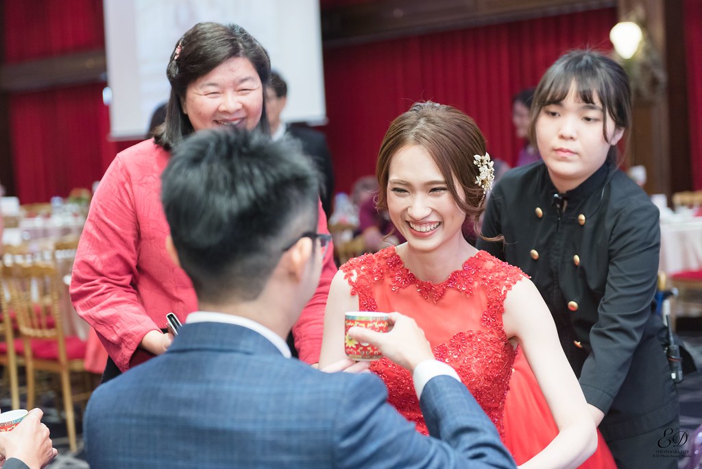 [高雄婚攝] Howard＆Wei 婚禮紀錄｜老新台菜