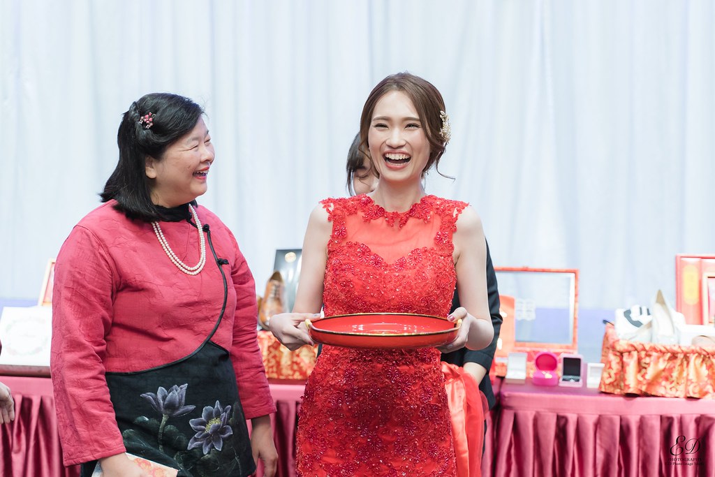 [高雄婚攝] Howard＆Wei 婚禮紀錄｜老新台菜