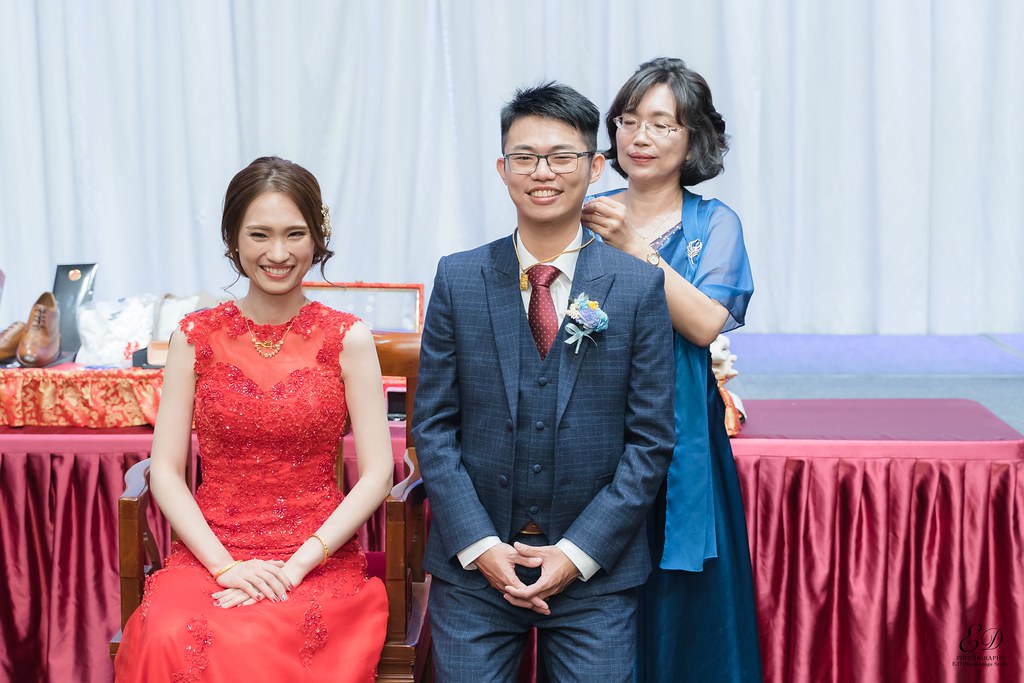[高雄婚攝] Howard＆Wei 婚禮紀錄｜老新台菜