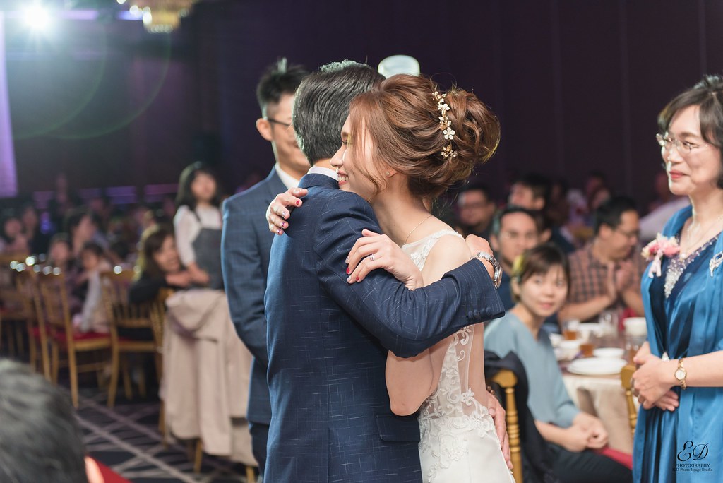 [高雄婚攝] Howard＆Wei 婚禮紀錄｜老新台菜