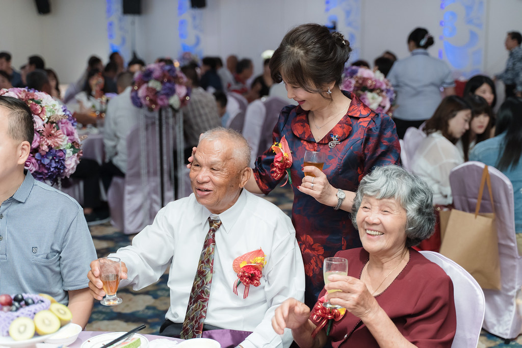 [台南婚攝] 銘鴻＆鴻美 婚禮紀錄｜天心岩蔬食餐廳