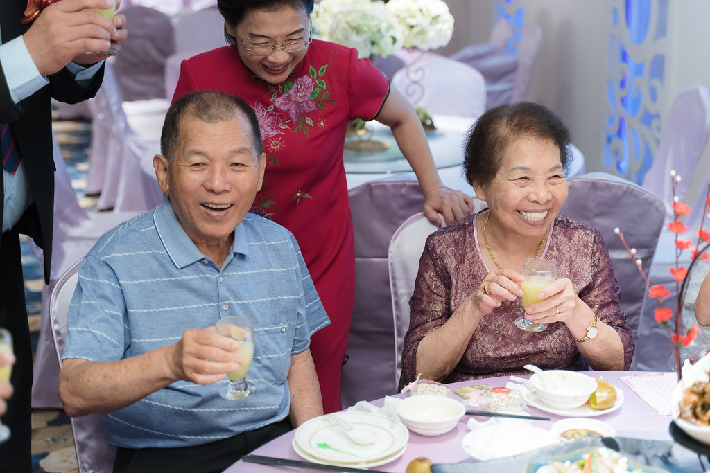 [台南婚攝] 銘鴻＆鴻美 婚禮紀錄｜天心岩蔬食餐廳